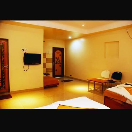 Hotel Apple Sai Residency Shirdi Extérieur photo