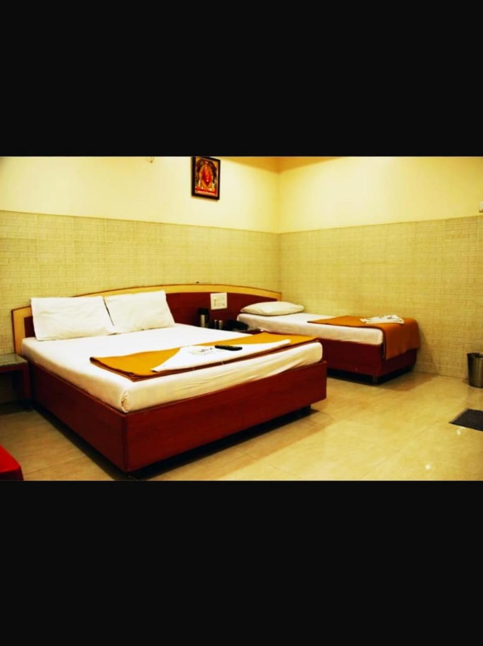 Hotel Apple Sai Residency Shirdi Extérieur photo